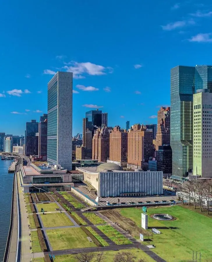 3 Bedrooms 2 Stops To Manhattan New York