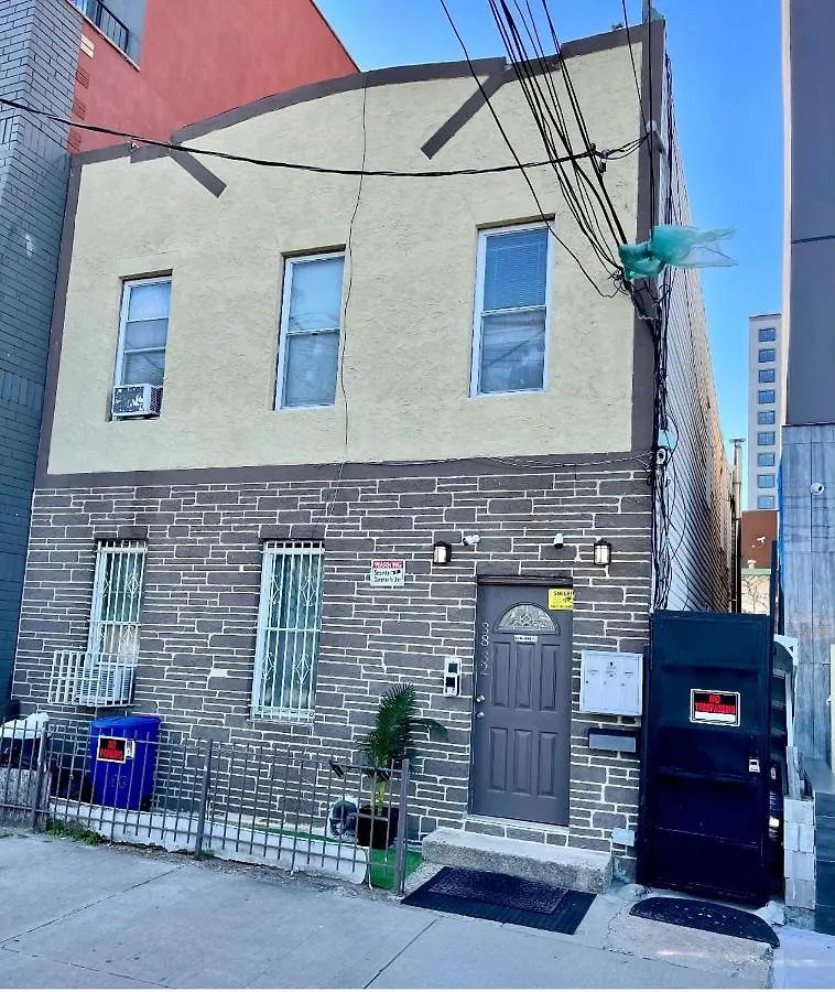 3 Bedrooms 2 Stops To Manhattan New York Apartment