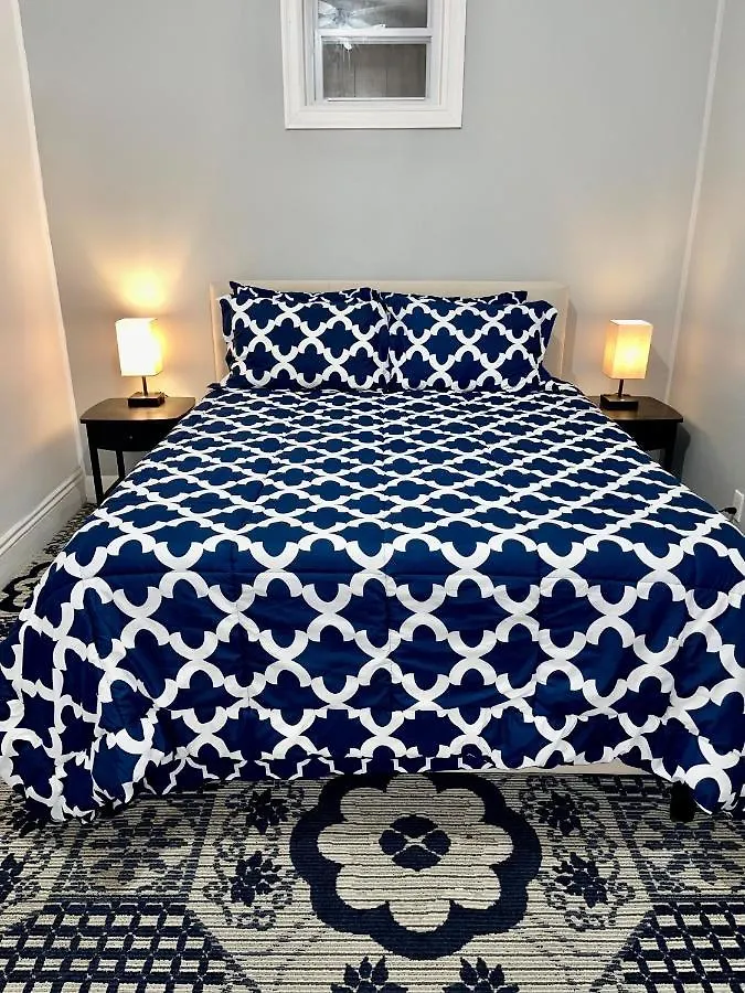 3 Bedrooms 2 Stops To Manhattan New York United States